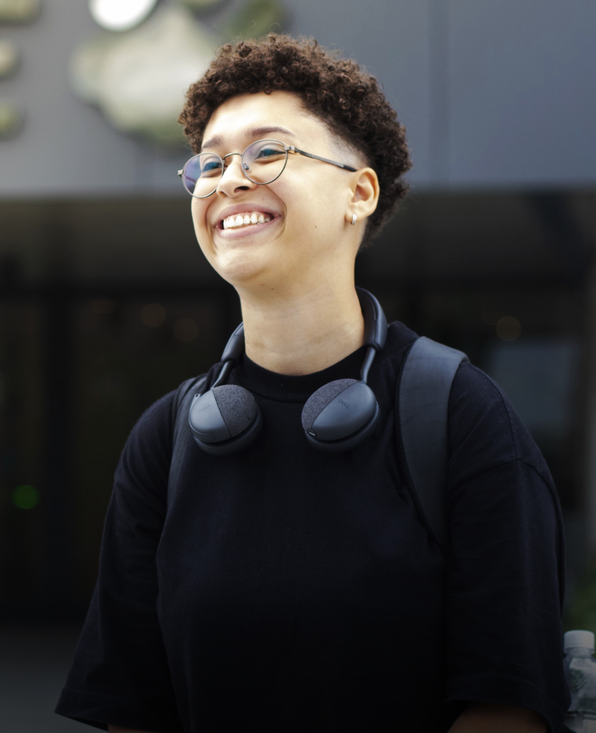 Estudante universitária sorrindo
